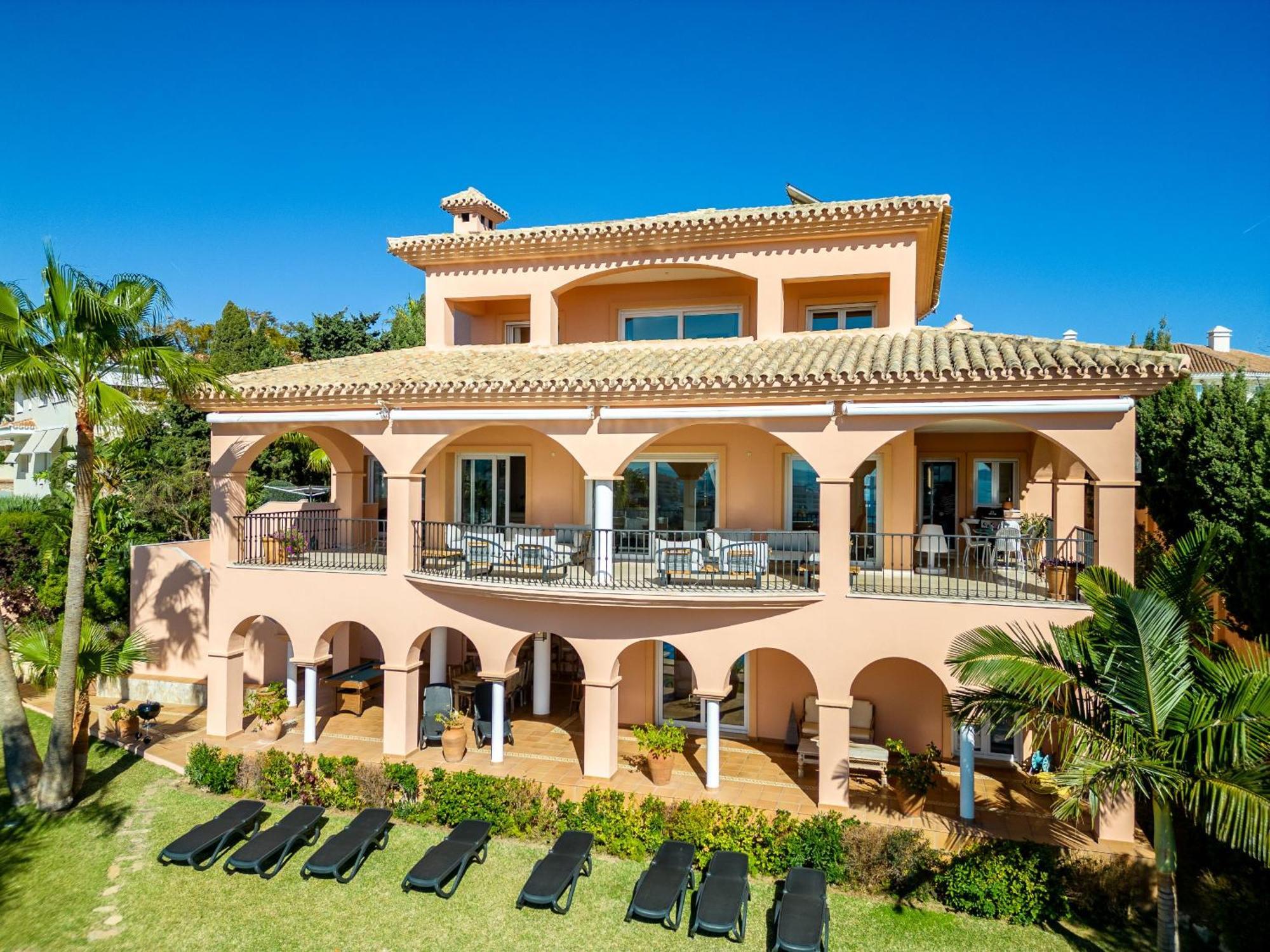 בנאלמדנה Beachside Villa With Panoramic Sea Views מראה חיצוני תמונה