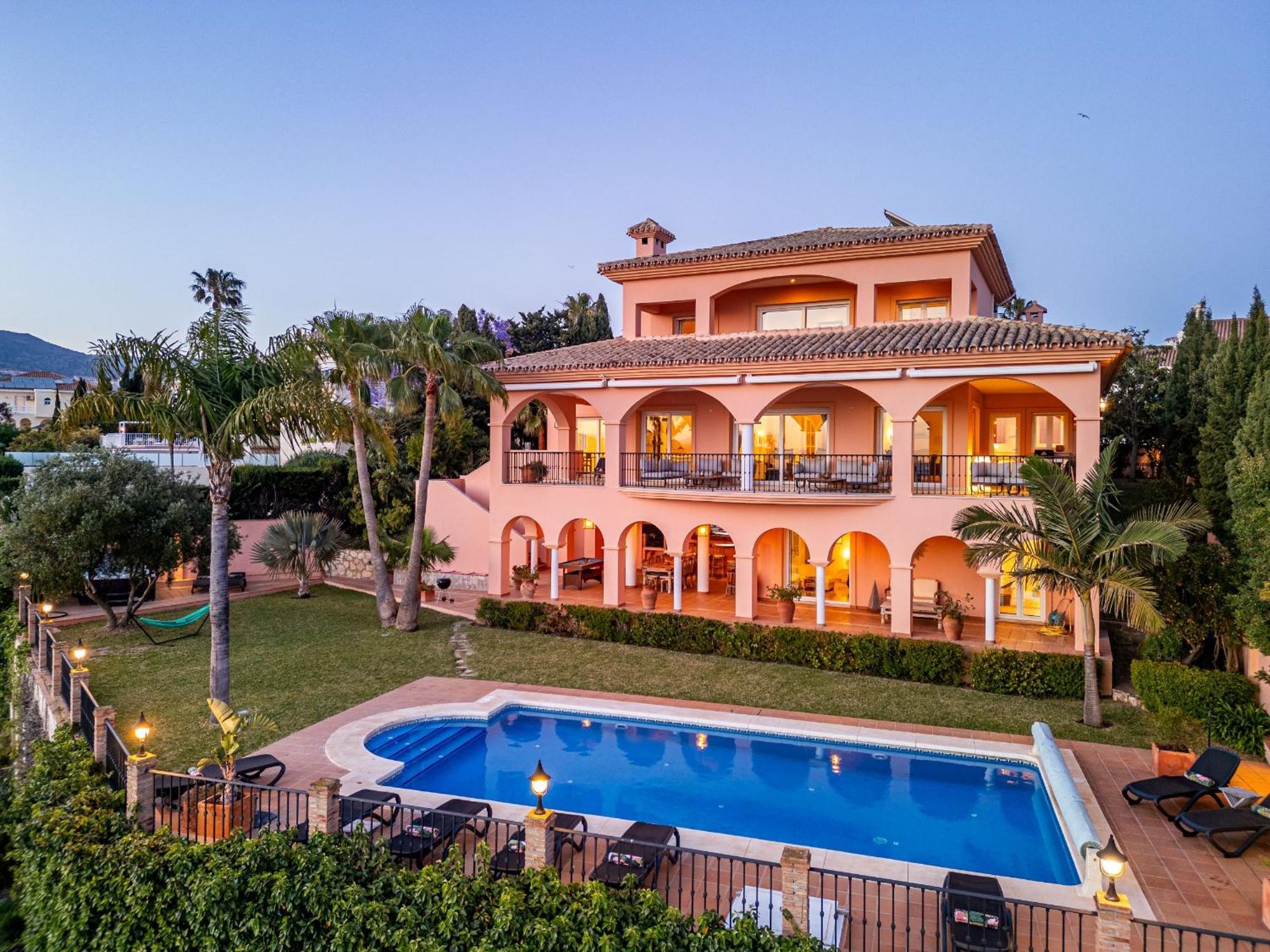 בנאלמדנה Beachside Villa With Panoramic Sea Views מראה חיצוני תמונה